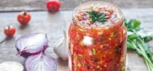 Fermented tomatoes with salsa